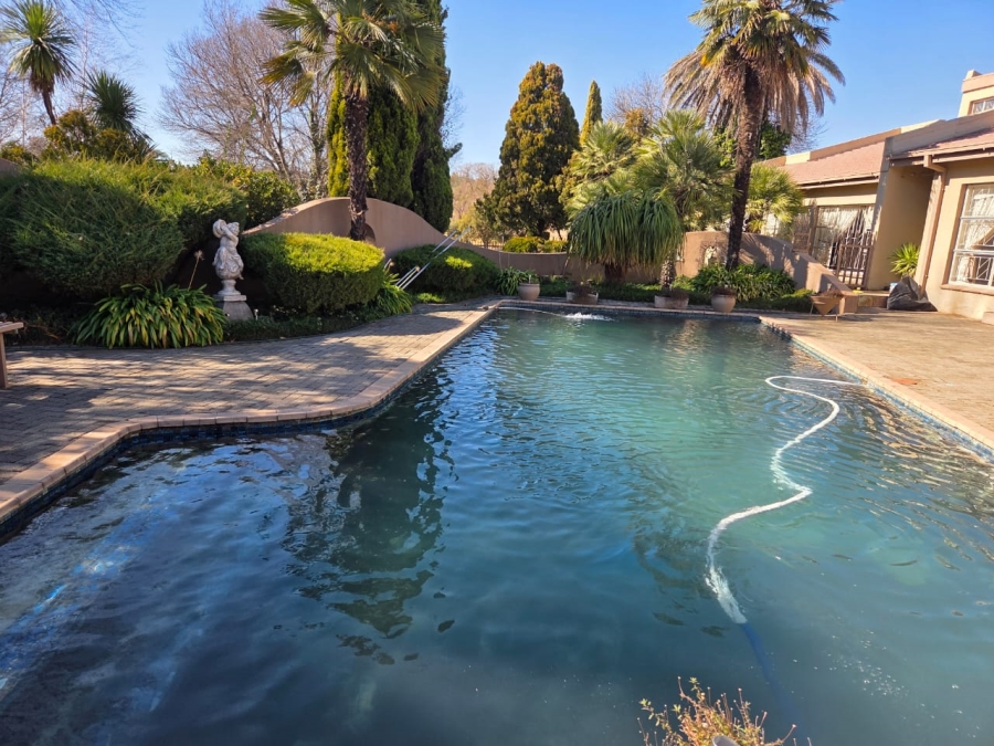 5 Bedroom Property for Sale in Frankfort Free State